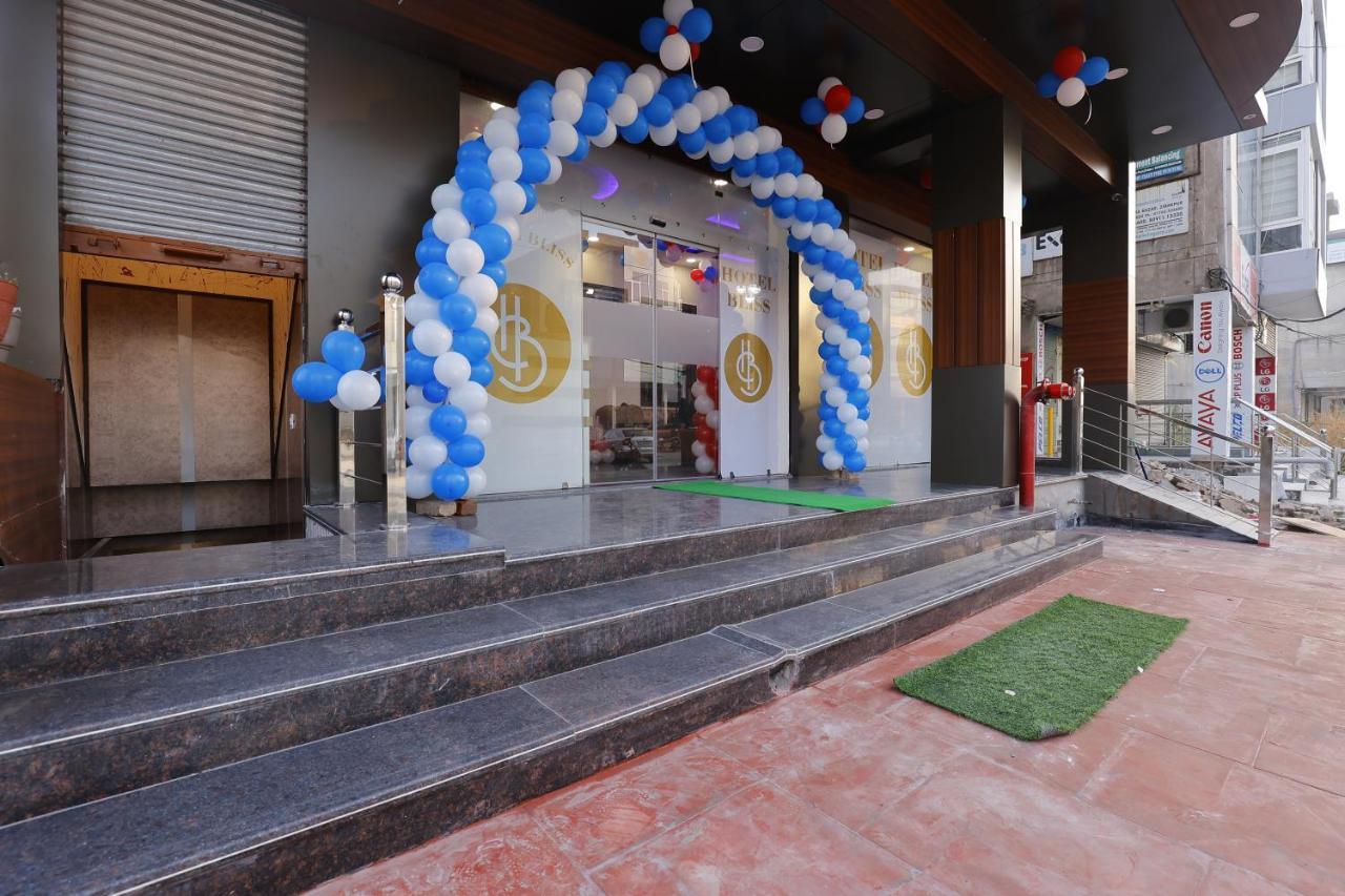 Hotel Bliss Zirakpur Kültér fotó